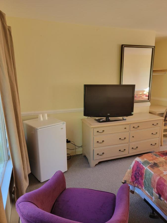 Gateway Motel แกเนอนอเคว ภายนอก รูปภาพ