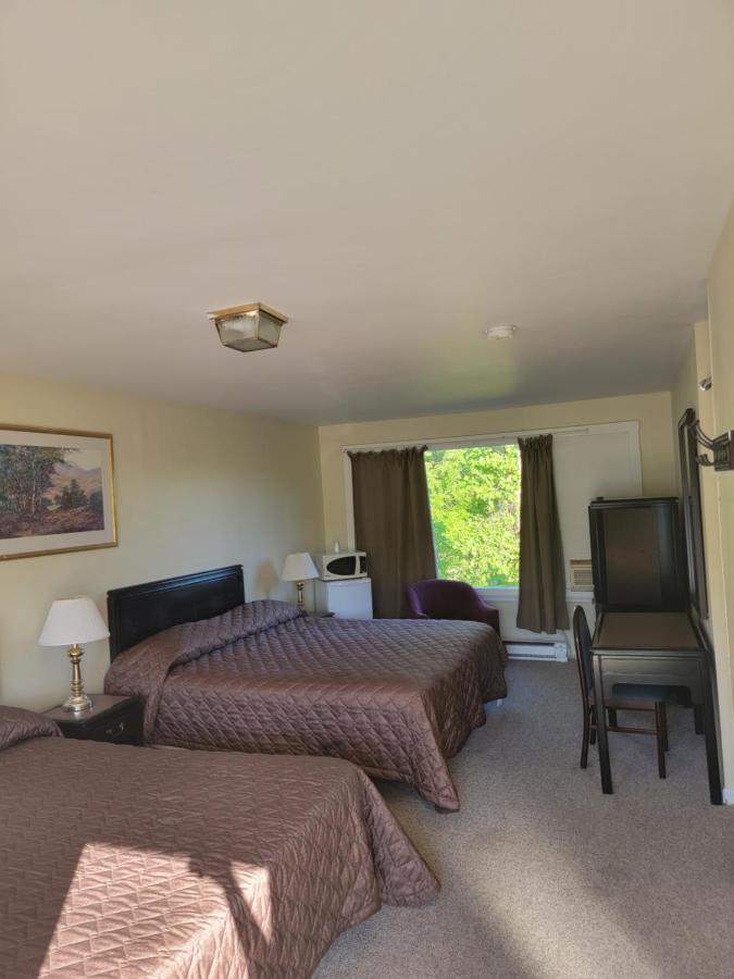 Gateway Motel แกเนอนอเคว ภายนอก รูปภาพ