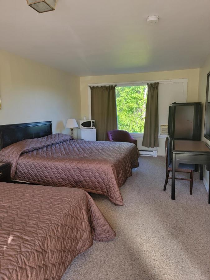 Gateway Motel แกเนอนอเคว ภายนอก รูปภาพ